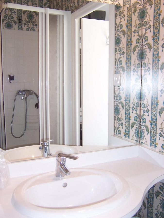 Auberge Hotel De Tournemire - Cantal Habitación foto